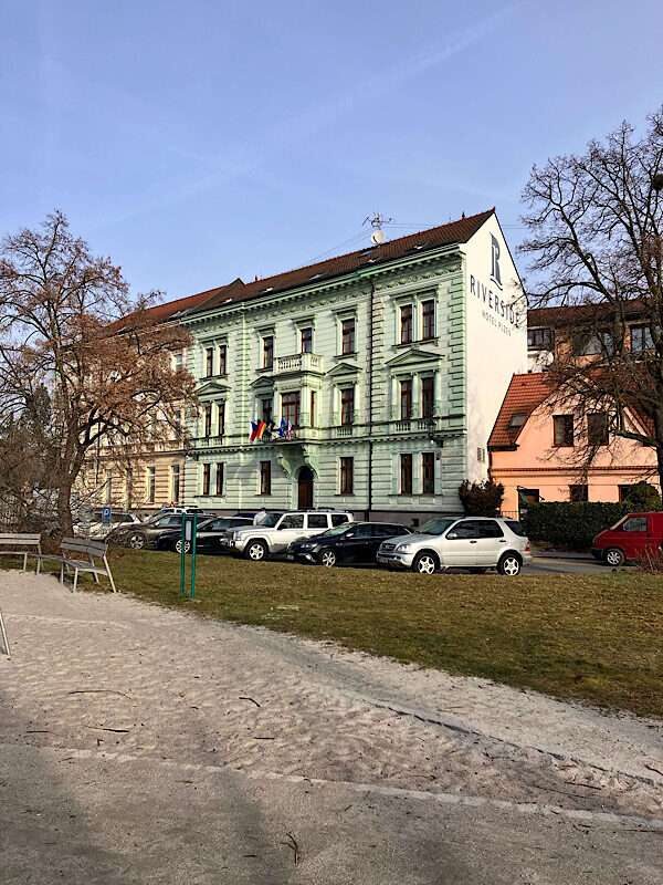 Riverside Hotel Plzeň, pohled od řeky